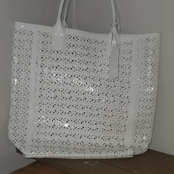Tory Burch Handbags - Tory Burch White Vinyl Tote